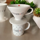 Kit Caneca 300ml Decorada + Coador De Porcelana Filtro