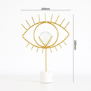 Enfeites Decorativos em Metal Dourado com Cristal: modernidade e elegância para qualquer ambiente